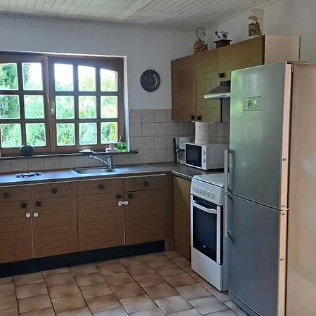 Au Temps Present - Maison De Charme Avec Jardin, Animaux Bienvenus, A 4km De Pairi Daiza *
