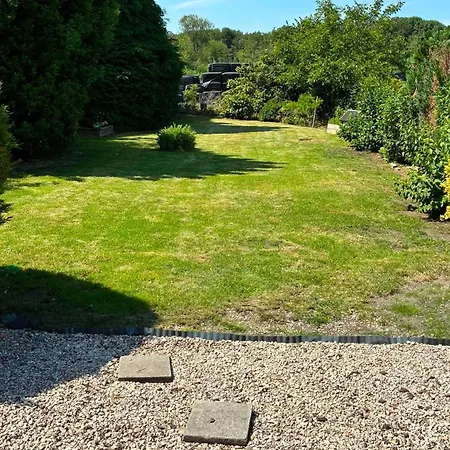 Au Temps Present - Maison De Charme Avec Jardin, Animaux Bienvenus, A 4km De Pairi Daiza